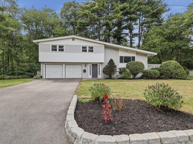 House for sale in Framingham, Middlesex County