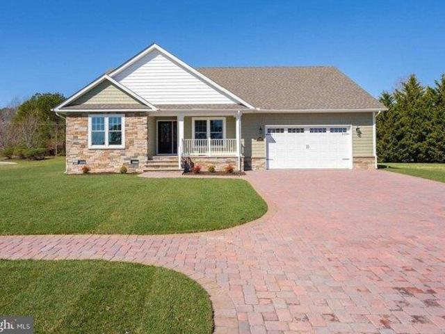 House for sale in Frankford