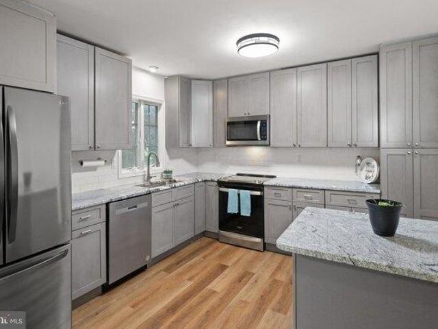 House for sale in Frankford