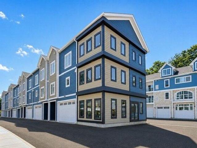 Condo for sale in Franklin, Massachusetts