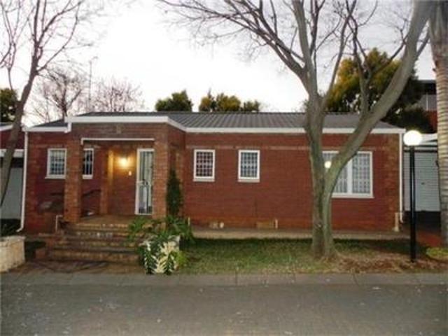 Townhouse for rent in Centurion, Die Hoewes