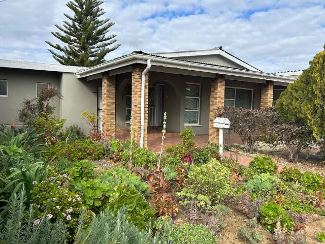 Property for sale in Panorama, Western Cape