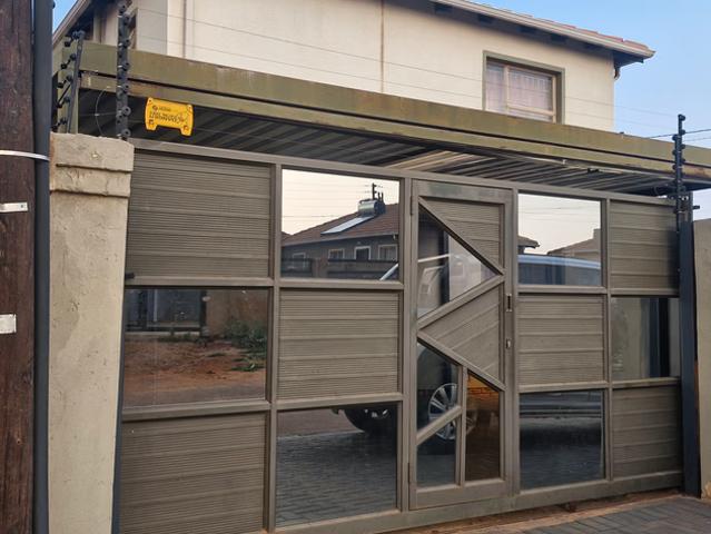House for rent in Waterkloof, Gauteng