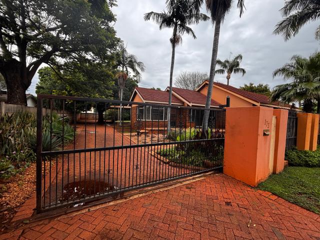 Room for rent in Waterkloof, Gauteng