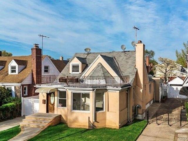 House for sale in Queens, Arverne