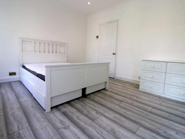 House for rent in Hale End, Greater London