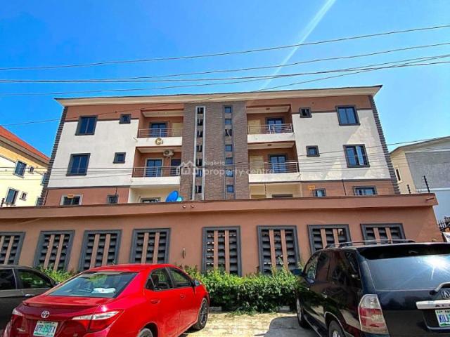 Flat for rent in Eti Osa, Lagos