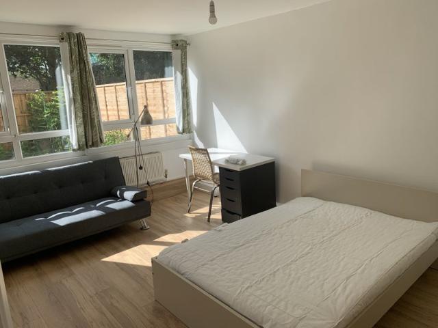 Apartment for rent in North Kensington, Greater London
