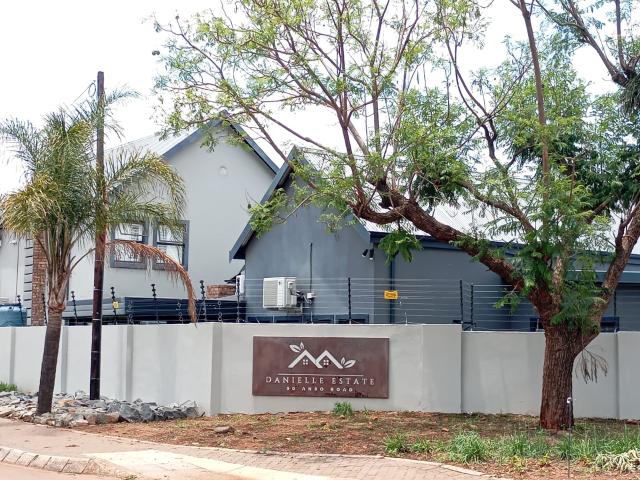Room for rent in Waterkloof, Gauteng