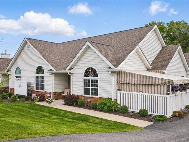 Condo for sale in Gibsonia