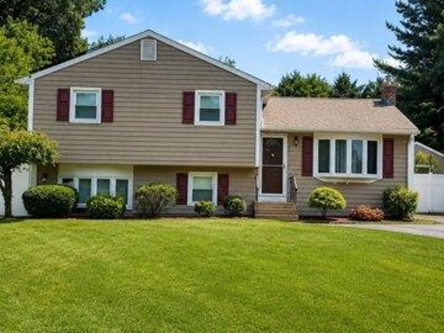 House for sale in Welles Village, Glastonbury