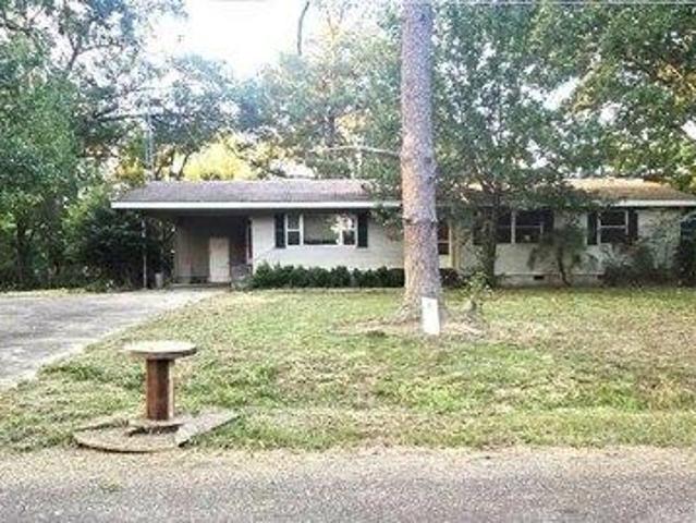 House for sale in Gloster
