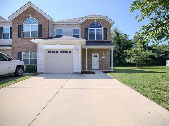 House for sale in Gloucester Point
