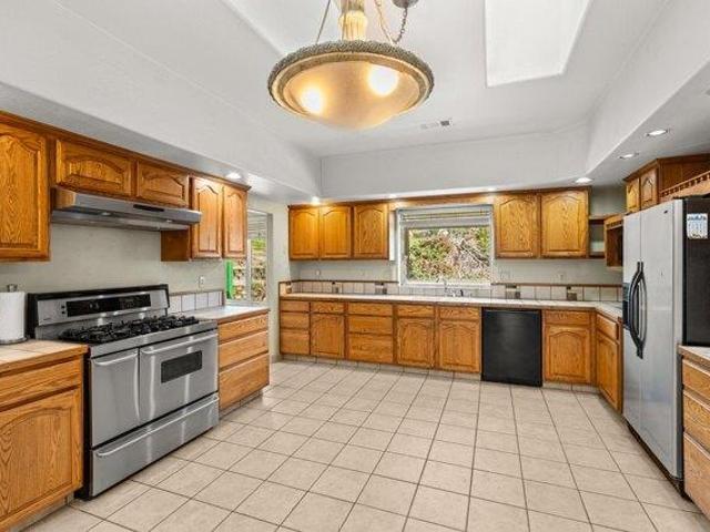House for sale in Gold Hill