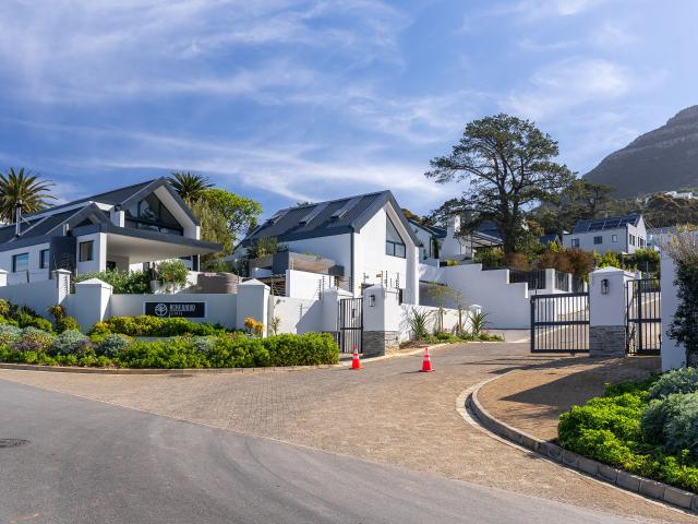 Apartment for sale in Hout Bay, Western Cape