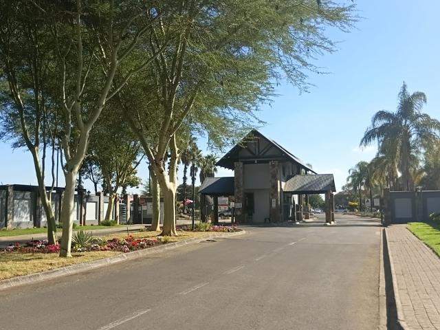 Apartment for sale in Akasia, Gauteng