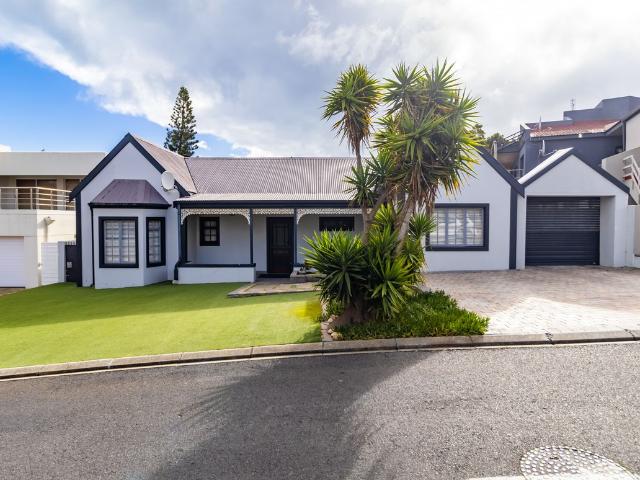 House for rent in Strand, Western Cape