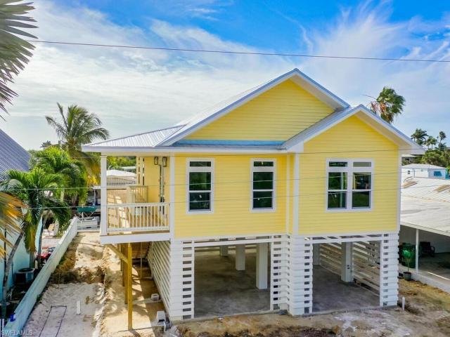 House for sale in Goodland House for sale in Goodland