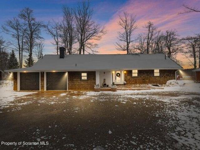 House for sale in Newfoundland, Pennsylvania