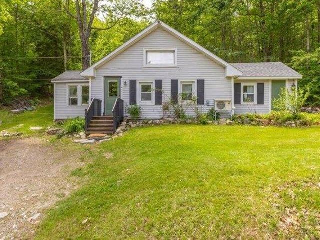 House for sale in Raymond, Maine