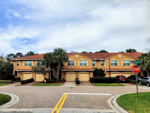 Townhouse for sale in Greenacres Townhouse for sale in Greenacres