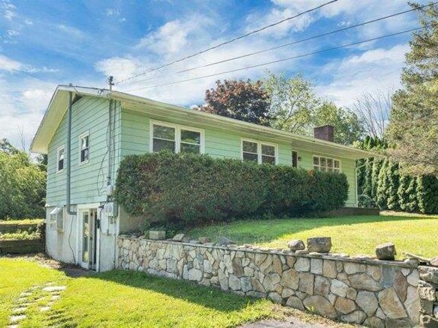 House for sale in Greenland, Rockingham County