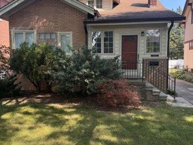 House for sale in Grosse Pointe