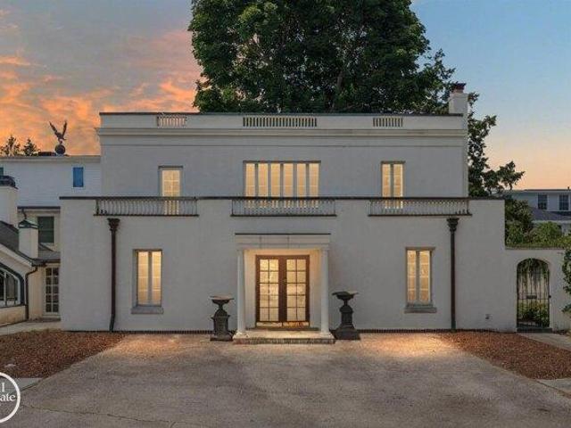 House for sale in Grosse Pointe, Michigan