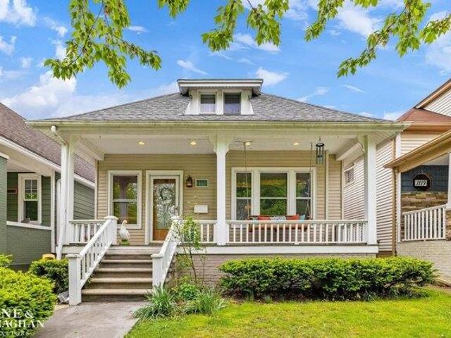 House for sale in Grosse Pointe