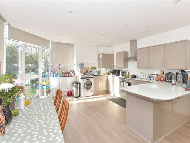 Flat for sale in Blackwell, Mid Sussex