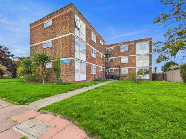 Flat for sale in Worthing, West Sussex