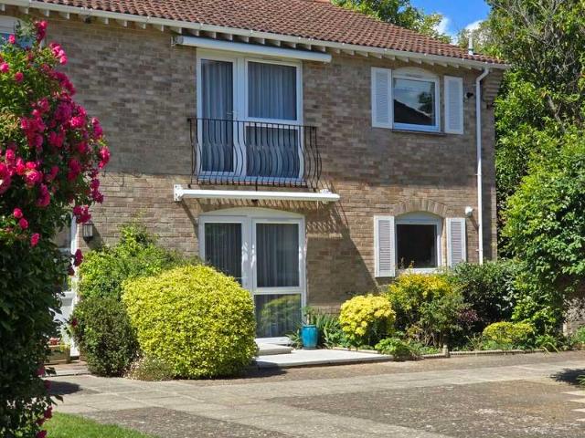 Flat for sale in Pennington, Ashurst Bridge