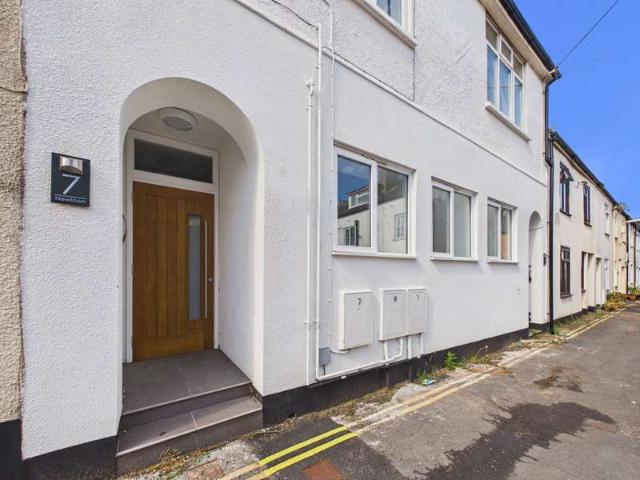 Flat for sale in Budlake, Devon