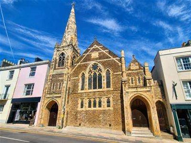 Flat for sale in Bohemia, Guestling Green