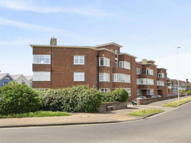 Flat for sale in West Worthing, Worthing