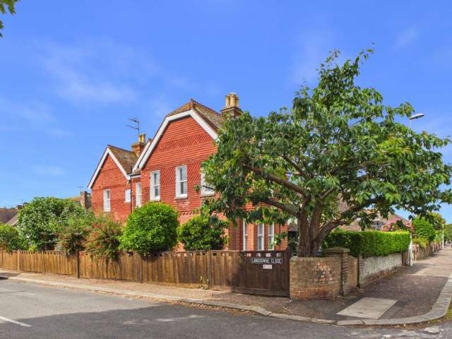 Flat for sale in West Worthing, Worthing