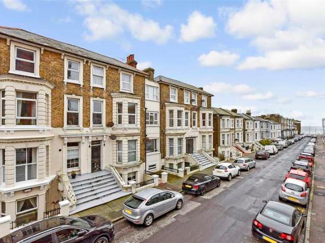 Flat for sale in Cliftonville West, Acol