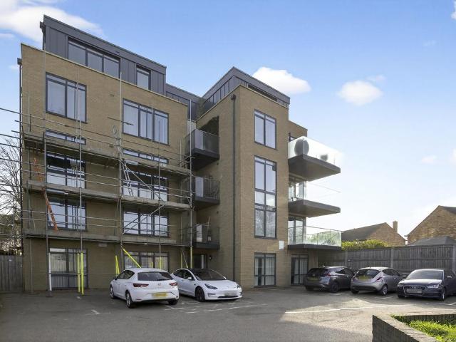 Flat for sale in Royal Borough of Greenwich, Greater London