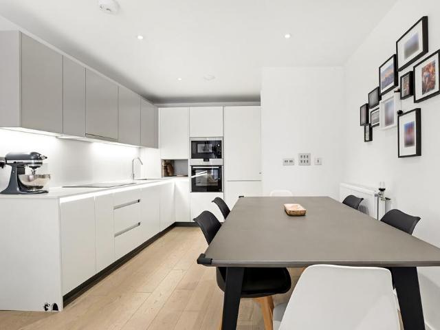 Flat for sale in London Borough of Ealing, Hanwell