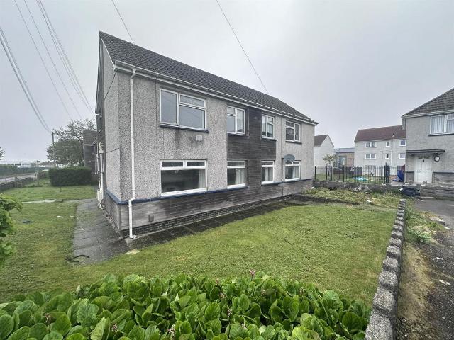 Flat for sale in Penderry, Nangreaves