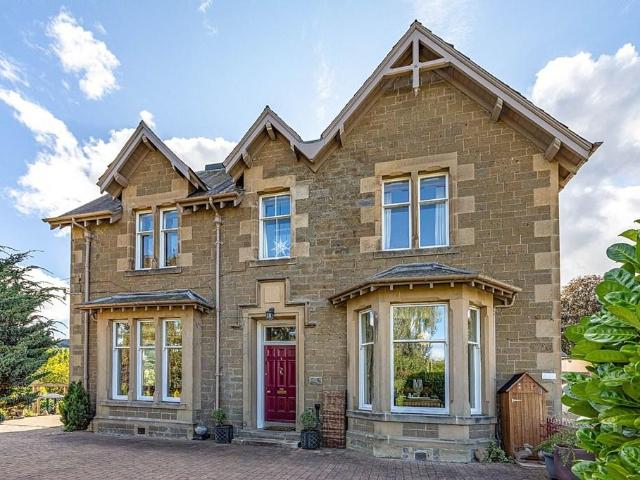 Flat for sale in Melrose, Scotland