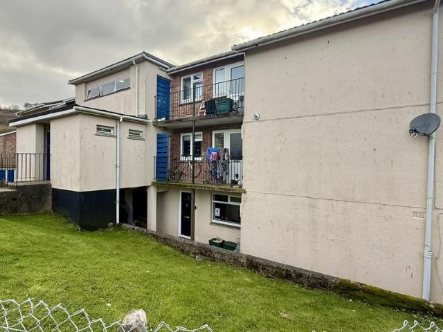 Flat for sale in Strode, Devon