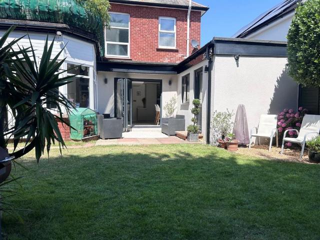 Flat for sale in Bournemouth