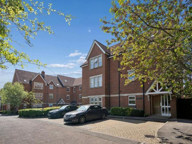 Flat for sale in The Slade, Oxfordshire