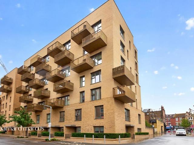 Flat for sale in West Hendon, Greater London