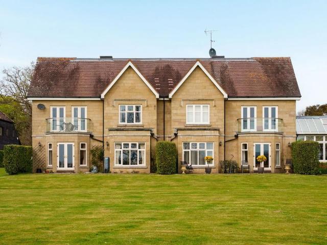 Flat for sale in Horsham, West Sussex