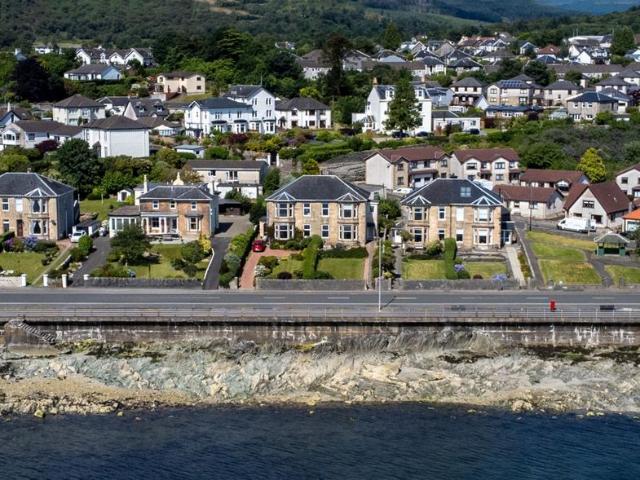 Flat for sale in Dhailling, Dunoon