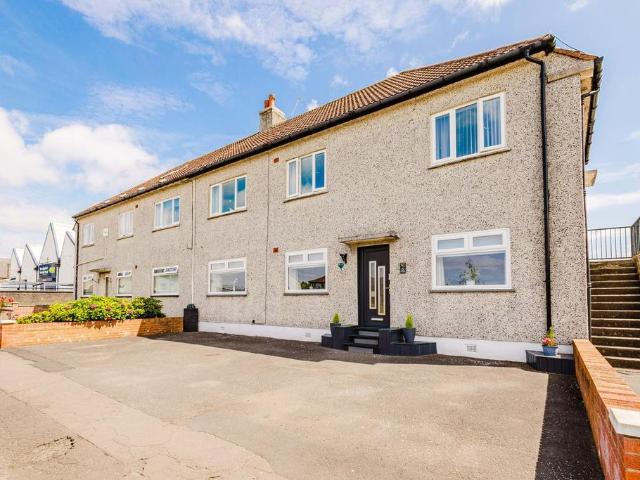 Flat for sale in Galston, Scotland
