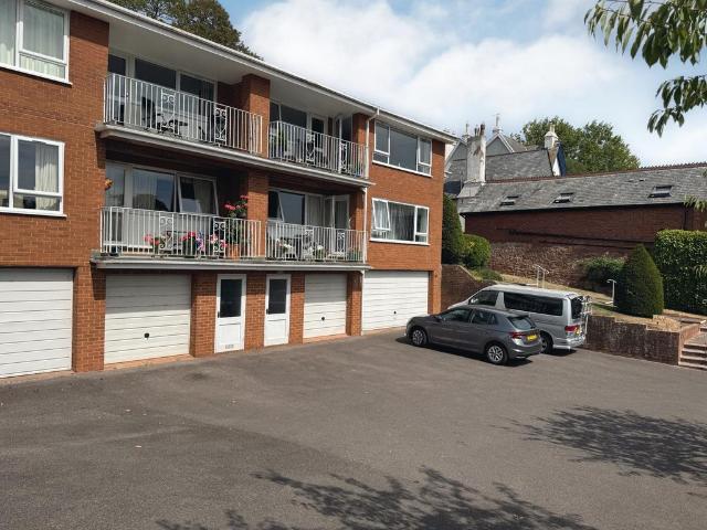 Flat for sale in Budleigh Salterton, Budlake