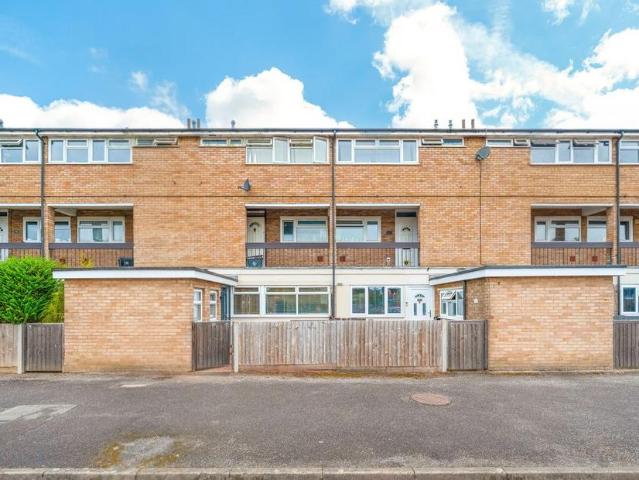 Flat for sale in Beaconsfield, Penn Bottom